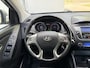 Hyundai ix35 2.0-16V Dynamic Automaat 165 PK. Prachtige en als nieuw rijdende auto !!! Onverwoestbare en zeer betrouwbare auto !!