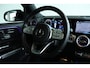 Mercedes-Benz GLB 200 Business Solution AMG | Cruise Control | Schuifdak | Stoelverwarming | Trekhaak | Memory | Matrix | Sfeerverlichting | Keyless | Navi