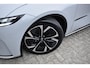 Mazda 6e 68.8kWh 258pk RWD TAKUMI PLUS | Tan Nappa leder & suede interieur met zwarte hemelkleding | Pano dak | 479 km rijbereik | Snellaadtijd 24 minuten !