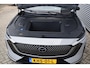 Mazda 6e 68.8kWh 258pk RWD TAKUMI PLUS | Tan Nappa leder & suede interieur met zwarte hemelkleding | Pano dak | 479 km rijbereik | Snellaadtijd 24 minuten !