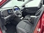 Hyundai Kona 1.6 GDI HEV COMFORT SMART | CLIMA | CAMERA | CRUISE ADAPT. | NAVI | APPLE CAR PLAY & ANDROID AUTO | 18'' LM VELGEN | HYBRID | AUTOMAAT | STOEL- & STUURVERWARMING | ELEKTRISCHE ACHTERKLEP | FABRIEKSGARANTIE GELDIG T/M 1-2030! |