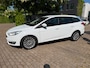 Ford Focus Wagon 1.0 Titanium 125 pk 2017 nwe apk t/m 08-05-2027, airco, cruise, elec pakket trekhaak, navi stoel verwarming etc