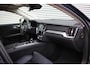 Volvo V60 2.0 B3 MHEV Ultimate Dark // Panoramadak | Harman Kardon | Leder | HUD | Memory | Stoelverwarming V+A