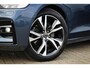 Volvo V60 2.0 B3 MHEV Ultimate Dark // Panoramadak | Harman Kardon | Leder | HUD | Memory | Stoelverwarming V+A