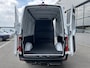 Mercedes-Benz eSprinter 320 L2 H2 Pro 81kWh / Snel laden 115Kw / Trekhaak / MBUX / Navigatie / Camera / Cruise control / Airco / 270 Graden achterdeuren