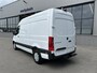 Mercedes-Benz eSprinter 320 L2 H2 Pro 81kWh / Snel laden 115Kw / Trekhaak / MBUX / Navigatie / Camera / Cruise control / Airco / 270 Graden achterdeuren