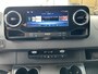 Mercedes-Benz eSprinter 320 L2 H2 Pro 81kWh / Snel laden 115Kw / Trekhaak / MBUX / Navigatie / Camera / Cruise control / Airco / 270 Graden achterdeuren