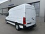 Mercedes-Benz eSprinter 320 L2 H2 Pro 81kWh / Snel laden 115Kw / Trekhaak / MBUX / Navigatie / Camera / Cruise control / Airco / 270 Graden achterdeuren