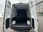 Mercedes-Benz eSprinter 320 L2 H2 Pro 81kWh / Snel laden 115Kw / Trekhaak / MBUX / Navigatie / Camera / Cruise control / Airco / 270 Graden achterdeuren
