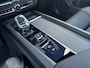 Volvo XC60 2.0 T8 Plug-in hybrid AWD Ultra Black Edition NW MODEL 455pk Luchtvering / HU Display / 21inc