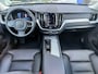 Volvo XC60 2.0 T8 Plug-in hybrid AWD Plus Dark 455pk Panoramadak / HU Display / 21Inc