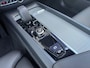 Volvo XC60 2.0 T8 Plug-in hybrid AWD Plus Dark 455pk Panoramadak / HU Display / 21Inc