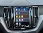 Volvo XC60 2.0 T8 Plug-in hybrid AWD Plus Dark 455pk Panoramadak / HU Display / 21Inc