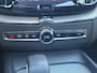 Volvo XC60 2.0 T8 Plug-in hybrid AWD Plus Dark 455pk Panoramadak / 360 Camera / Stoel-Stuur verwarming