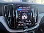 Volvo XC60 2.0 T8 Plug-in hybrid AWD Plus Dark 455pk Panoramadak / 360 Camera / Stoel-Stuur verwarming