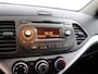Kia Picanto 1.0 CVVT ComfortLine 1ste eigenaar, Multimedia-voorbereiding, Brake Assist System, Buitenspiegels elektrisch verstel- en verwarmbaar Nette en betrouwbare Kia Picanto 1.0 CVVT ComfortLine uit 2016, afkomstig van de eerste eigenaar. Ideale stadsauto met lage gebruikskosten, zuinig in verbruik en verrassend comfortabel in geb