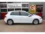 Volkswagen Golf 1.0 eTSI Life Business O.a: PDC, Camera, Stoel+stuurverw, ACC, Clima, Etc. All-in prijs!