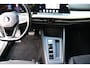 Volkswagen Golf 1.0 eTSI Life Business O.a: PDC, Camera, Stoel+stuurverw, ACC, Clima, Etc. All-in prijs!