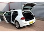 Volkswagen Golf 1.0 eTSI Life Business O.a: PDC, Camera, Stoel+stuurverw, ACC, Clima, Etc. All-in prijs!