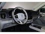 Volvo XC90 T8 Recharge AWD Plus Dark - Panorama/schuifdak - IntelliSafe Assist & Surround - 360º Camera - Bowers & Wilkins audio - Adaptieve LED koplampen - Verwarmde voorstoelen, stuur & achterbank - Parkeersensoren voor & achter - Elektr. bedienb. voorstoelen met geheugen - Geventileerde voorstoelen - Head up display - Draadloze tel. lader - Extra getint glas - Inklapbare trekhaak - 21' LMV