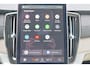 Volvo XC90 T8 Recharge AWD Plus Dark - Panorama/schuifdak - IntelliSafe Assist & Surround - 360º Camera - Bowers & Wilkins audio - Adaptieve LED koplampen - Verwarmde voorstoelen, stuur & achterbank - Parkeersensoren voor & achter - Elektr. bedienb. voorstoelen met geheugen - Geventileerde voorstoelen - Head up display - Draadloze tel. lader - Extra getint glas - Inklapbare trekhaak - 21' LMV