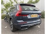 Volvo XC60 2.0 T6 Plug-in Hybrid AWD Ultra Dark | Facelift | Luchtvering | 360 Graden Camera | Trekhaak | Harman Kardon Audio | Panoramadak | Head-up Display | Keyless Entry | Elektrische Achterklep | Apple Carplay | Android Auto | Navigatie