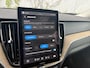 Volvo XC60 2.0 T6 Plug-in Hybrid AWD Ultra Dark | Facelift | Luchtvering | 360 Graden Camera | Trekhaak | Harman Kardon Audio | Panoramadak | Head-up Display | Keyless Entry | Elektrische Achterklep | Apple Carplay | Android Auto | Navigatie