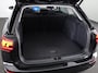 Volkswagen Golf variant Life Edition 1.5 eTSI 85 kW 116 pk Automaat (DSG) | Verlengde garantie | Navigatie via App | Parkeersensoren | Achteruitrijcamera | Stoelverwarming |