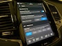 Volvo XC90 T8 AWD Recharge Ultra Dark | Luchtvering | Trekhaak | All Season banden | 360 Camera | Head-Up Display | Harman Kardon | 455pk | Adaptieve Cruise Control | Stoelverwarming voor+achter | Stuurwielverwarming | Schuifdak | Full LED Meesturende koplampen | Pilot Assist | BLIS Dode Hoek Detectie | Alcantara hemelbekleding | Lederen zonnekleppen en handgrepen | Elektrische voorstoelen geheugen | Lederen bekleding | Zitting verlenging voorstoelen | Lederen dashboard | 20 Inch | Google Infotainment | Keyless Drive | Privacy Glass | Elektrisch bedienbare achterklep | Geïntegreerd kinderzitje achterin | Geïntegreerde zongordijnen achterportieren | Verlichte instaplijsten | 7-Persoons | 4-Zone Climate Control | DAB Radio | Apple Carplay/Android Auto | Alarm Klasse III | Draadloos telefoon opladen | Volvo On Call met mobiele App functie | Platinum Grey Metallic |