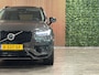 Volvo XC90 T8 AWD Recharge Ultra Dark | Luchtvering | Trekhaak | All Season banden | 360 Camera | Head-Up Display | Harman Kardon | 455pk | Adaptieve Cruise Control | Stoelverwarming voor+achter | Stuurwielverwarming | Schuifdak | Full LED Meesturende koplampen | Pilot Assist | BLIS Dode Hoek Detectie | Alcantara hemelbekleding | Lederen zonnekleppen en handgrepen | Elektrische voorstoelen geheugen | Lederen bekleding | Zitting verlenging voorstoelen | Lederen dashboard | 20 Inch | Google Infotainment | Keyless Drive | Privacy Glass | Elektrisch bedienbare achterklep | Geïntegreerd kinderzitje achterin | Geïntegreerde zongordijnen achterportieren | Verlichte instaplijsten | 7-Persoons | 4-Zone Climate Control | DAB Radio | Apple Carplay/Android Auto | Alarm Klasse III | Draadloos telefoon opladen | Volvo On Call met mobiele App functie | Platinum Grey Metallic |