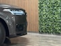 Volvo XC90 T8 AWD Recharge Ultra Dark | Luchtvering | Trekhaak | All Season banden | 360 Camera | Head-Up Display | Harman Kardon | 455pk | Adaptieve Cruise Control | Stoelverwarming voor+achter | Stuurwielverwarming | Schuifdak | Full LED Meesturende koplampen | Pilot Assist | BLIS Dode Hoek Detectie | Alcantara hemelbekleding | Lederen zonnekleppen en handgrepen | Elektrische voorstoelen geheugen | Lederen bekleding | Zitting verlenging voorstoelen | Lederen dashboard | 20 Inch | Google Infotainment | Keyless Drive | Privacy Glass | Elektrisch bedienbare achterklep | Geïntegreerd kinderzitje achterin | Geïntegreerde zongordijnen achterportieren | Verlichte instaplijsten | 7-Persoons | 4-Zone Climate Control | DAB Radio | Apple Carplay/Android Auto | Alarm Klasse III | Draadloos telefoon opladen | Volvo On Call met mobiele App functie | Platinum Grey Metallic |
