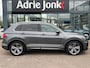 Volkswagen Tiguan 1.5 TSI ACT Highline Business R | AUTOMAAT |WEGKLAPBARE TREKHAAK | PANO DAK | 19 INCH | APPLE & ANDROID AUTO | R-LINE |