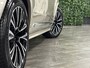 Volvo XC90 T8 AWD Recharge Ultra Bright | Bowers & Wilkins | Luchtvering | All Season Banden | 360 Camera | Head-Up Display | 455pk | Adaptieve Cruise Control | Stoelverwarming voor+achter | Stuurwielverwarming | Schuifdak | 20 Inch | Full LED  Meesturende koplampen | Pilot Assist | BLIS Dode Hoek Detectie | Alcantara hemelbekleding | Lederen handgrepen en zonnekleppen | Elektrische voorstoelen geheugen | Lederen bekleding | Zitting verlenging voorstoelen | Lederen Dashboard | Google Infotainment | Keyless Drive | Parkeersensoren voor+achter | Privacy Glass | Elektrisch bedienbare achterklep | Geïntegreerde zongordijnen achterportieren | Geïntegreerd kinderzitje achterin | Verlichte instaplijsten | 7-Persoons | 4-Zone Climate Control | DAB Radio | Apple Carplay/Android Auto | Alarm Klasse III | Draadloos telefoon opladen | Volvo On Call met mobiele App functie | Bright Dusk Blue Metallic |