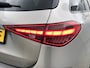 Mercedes-Benz C-klasse Estate 300 e AMG Nightpakket Plug-In Hybride | Trekhaak | Stoelverwarming | Memory | CarPlay | Parkeerpakket met Camera | Inclusief 24 maanden Mercedes-Benz Certified garantie voor Europa.