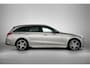 Mercedes-Benz C-klasse Estate 300 e AMG Nightpakket Plug-In Hybride | Trekhaak | Stoelverwarming | Memory | CarPlay | Parkeerpakket met Camera | Inclusief 24 maanden Mercedes-Benz Certified garantie voor Europa.