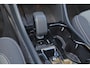 Volvo XC40 B3 Plus Black Edition - IntelliSafe Assist & Surround - 360º Camera - Harman Kardon audio - Verwarmde voorstoelen & stuur - Parkeersensoren voor & achter - Elektr. bedienb. voorstoelen met geheugen links - Draadloze tel. lader - Standkachel - Extra getint glas - 20' LMV
