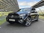Mercedes-Benz GLC Coupe 300e 4MATIC Business Solution AMG | Night | Panoramaschuifdak | Premium Pakket | Digital light | Treeplanken | Trekhaak |