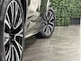 Volvo XC90 T8 AWD Recharge Ultra Dark | Vol! | Bowers & Wilkins | Luchtvering | Stoelventilatie | Trekhaak | 360 Camera | Head-Up Display | Stoelmassage | 455pk | Adaptieve Cruise Control | Stoelverwarming voor+achter | Stuurwielverwarming | Schuifdak | 20 Inch | Full LED  Meesturende koplampen | Pilot Assist | BLIS Dode Hoek Detectie | Alcantara hemelbekleding | Lederen handgrepen en zonnekleppen | Elektrische voorstoelen geheugen | Nappa Lederen bekleding | Zitting verlenging voorstoelen | Lederen Dashboard | Google Infotainment | Keyless Drive | Parkeersensoren voor+achter | Privacy Glass | Elektrisch bedienbare achterklep | Geïntegreerde zongordijnen achterportieren | Geïntegreerd kinderzitje achterin | Verlichte instaplijsten | 7-Persoons | 4-Zone Climate Control | DAB Radio | Apple Carplay/Android Auto | Alarm Klasse III | Draadloos telefoon opladen | Volvo On Call met mobiele App functie | Platinum Grey Metallic |