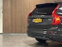 Volvo XC90 T8 AWD Recharge Ultra Dark | Vol! | Bowers & Wilkins | Luchtvering | Stoelventilatie | Trekhaak | 360 Camera | Head-Up Display | Stoelmassage | 455pk | Adaptieve Cruise Control | Stoelverwarming voor+achter | Stuurwielverwarming | Schuifdak | 20 Inch | Full LED  Meesturende koplampen | Pilot Assist | BLIS Dode Hoek Detectie | Alcantara hemelbekleding | Lederen handgrepen en zonnekleppen | Elektrische voorstoelen geheugen | Nappa Lederen bekleding | Zitting verlenging voorstoelen | Lederen Dashboard | Google Infotainment | Keyless Drive | Parkeersensoren voor+achter | Privacy Glass | Elektrisch bedienbare achterklep | Geïntegreerde zongordijnen achterportieren | Geïntegreerd kinderzitje achterin | Verlichte instaplijsten | 7-Persoons | 4-Zone Climate Control | DAB Radio | Apple Carplay/Android Auto | Alarm Klasse III | Draadloos telefoon opladen | Volvo On Call met mobiele App functie | Platinum Grey Metallic |