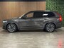 Volvo XC90 T8 AWD Recharge Ultra Dark | Vol! | Bowers & Wilkins | Luchtvering | Stoelventilatie | Trekhaak | 360 Camera | Head-Up Display | Stoelmassage | 455pk | Adaptieve Cruise Control | Stoelverwarming voor+achter | Stuurwielverwarming | Schuifdak | 20 Inch | Full LED  Meesturende koplampen | Pilot Assist | BLIS Dode Hoek Detectie | Alcantara hemelbekleding | Lederen handgrepen en zonnekleppen | Elektrische voorstoelen geheugen | Nappa Lederen bekleding | Zitting verlenging voorstoelen | Lederen Dashboard | Google Infotainment | Keyless Drive | Parkeersensoren voor+achter | Privacy Glass | Elektrisch bedienbare achterklep | Geïntegreerde zongordijnen achterportieren | Geïntegreerd kinderzitje achterin | Verlichte instaplijsten | 7-Persoons | 4-Zone Climate Control | DAB Radio | Apple Carplay/Android Auto | Alarm Klasse III | Draadloos telefoon opladen | Volvo On Call met mobiele App functie | Platinum Grey Metallic |