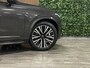 Volvo XC90 T8 AWD Recharge Ultra Dark | Vol! | Bowers & Wilkins | Luchtvering | Stoelventilatie | Trekhaak | 360 Camera | Head-Up Display | Stoelmassage | 455pk | Adaptieve Cruise Control | Stoelverwarming voor+achter | Stuurwielverwarming | Schuifdak | 20 Inch | Full LED  Meesturende koplampen | Pilot Assist | BLIS Dode Hoek Detectie | Alcantara hemelbekleding | Lederen handgrepen en zonnekleppen | Elektrische voorstoelen geheugen | Nappa Lederen bekleding | Zitting verlenging voorstoelen | Lederen Dashboard | Google Infotainment | Keyless Drive | Parkeersensoren voor+achter | Privacy Glass | Elektrisch bedienbare achterklep | Geïntegreerde zongordijnen achterportieren | Geïntegreerd kinderzitje achterin | Verlichte instaplijsten | 7-Persoons | 4-Zone Climate Control | DAB Radio | Apple Carplay/Android Auto | Alarm Klasse III | Draadloos telefoon opladen | Volvo On Call met mobiele App functie | Platinum Grey Metallic |