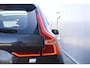Volvo XC60 T6 350PK Automaat Plug-in Hybrid AWD Plus Bright / Navigatie / Elektrisch glazen schuif-kanteldak / Leren bekleding / Stuur & Stoelverwarming / Elektrische stoelen met geheugen / Elektrische achterklep / Cruise control