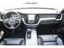 Volvo XC60 T6 350PK Automaat Plug-in Hybrid AWD Plus Bright / Navigatie / Elektrisch glazen schuif-kanteldak / Leren bekleding / Stuur & Stoelverwarming / Elektrische stoelen met geheugen / Elektrische achterklep / Cruise control