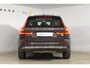 Volvo XC60 T6 350PK Automaat Plug-in Hybrid AWD Plus Bright / Navigatie / Elektrisch glazen schuif-kanteldak / Leren bekleding / Stuur & Stoelverwarming / Elektrische stoelen met geheugen / Elektrische achterklep / Cruise control