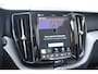 Volvo XC60 T6 350PK Automaat Plug-in Hybrid AWD Plus Bright / Navigatie / Elektrisch glazen schuif-kanteldak / Leren bekleding / Stuur & Stoelverwarming / Elektrische stoelen met geheugen / Elektrische achterklep / Cruise control