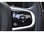 Volvo XC60 T6 350PK Automaat Plug-in Hybrid AWD Plus Bright / Navigatie / Elektrisch glazen schuif-kanteldak / Leren bekleding / Stuur & Stoelverwarming / Elektrische stoelen met geheugen / Elektrische achterklep / Cruise control