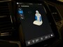 Volvo XC90 T8 AWD Recharge Ultra Dark | Vol! | Bowers & Wilkins | Luchtvering | Stoelventilatie | Trekhaak | 360 Camera | Head-Up Display | Stoelmassage | 455pk | Adaptieve Cruise Control | Stoelverwarming voor+achter | Stuurwielverwarming | Schuifdak | 22 Inch | Full LED  Meesturende koplampen | Pilot Assist | BLIS Dode Hoek Detectie | Alcantara hemelbekleding | Lederen handgrepen en zonnekleppen | Elektrische voorstoelen geheugen | Nappa Lederen bekleding | Zitting verlenging voorstoelen | Lederen Dashboard | Google Infotainment | Keyless Drive | Parkeersensoren voor+achter | Privacy Glass | Elektrisch bedienbare achterklep | Geïntegreerde zongordijnen achterportieren | Geïntegreerd kinderzitje achterin | Verlichte instaplijsten | 7-Persoons | 4-Zone Climate Control | DAB Radio | Apple Carplay/Android Auto | Alarm Klasse III | Draadloos telefoon opladen | Volvo On Call met mobiele App functie | Vapour Grey Metallic |
