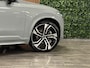 Volvo XC90 T8 AWD Recharge Ultra Dark | Vol! | Bowers & Wilkins | Luchtvering | Stoelventilatie | Trekhaak | 360 Camera | Head-Up Display | Stoelmassage | 455pk | Adaptieve Cruise Control | Stoelverwarming voor+achter | Stuurwielverwarming | Schuifdak | 22 Inch | Full LED  Meesturende koplampen | Pilot Assist | BLIS Dode Hoek Detectie | Alcantara hemelbekleding | Lederen handgrepen en zonnekleppen | Elektrische voorstoelen geheugen | Nappa Lederen bekleding | Zitting verlenging voorstoelen | Lederen Dashboard | Google Infotainment | Keyless Drive | Parkeersensoren voor+achter | Privacy Glass | Elektrisch bedienbare achterklep | Geïntegreerde zongordijnen achterportieren | Geïntegreerd kinderzitje achterin | Verlichte instaplijsten | 7-Persoons | 4-Zone Climate Control | DAB Radio | Apple Carplay/Android Auto | Alarm Klasse III | Draadloos telefoon opladen | Volvo On Call met mobiele App functie | Vapour Grey Metallic |