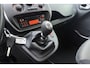 Renault Kangoo Family Rolstoelbus | Rolstoellift | Airco | Verlaagde vloer achterin | Oprijplaat of elektrische rolstoellift | 3-punts rolstoelgordelsysteem | Elektrische spanbanden | Extra lange veiligheidsgordels | Antislip-oprijplaat | Rolstoelplaats achter bestuurder/passagier | Versterkte vloerconstructie