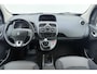 Renault Kangoo Family Rolstoelbus | Rolstoellift | Airco | Verlaagde vloer achterin | Oprijplaat of elektrische rolstoellift | 3-punts rolstoelgordelsysteem | Elektrische spanbanden | Extra lange veiligheidsgordels | Antislip-oprijplaat | Rolstoelplaats achter bestuurder/passagier | Versterkte vloerconstructie